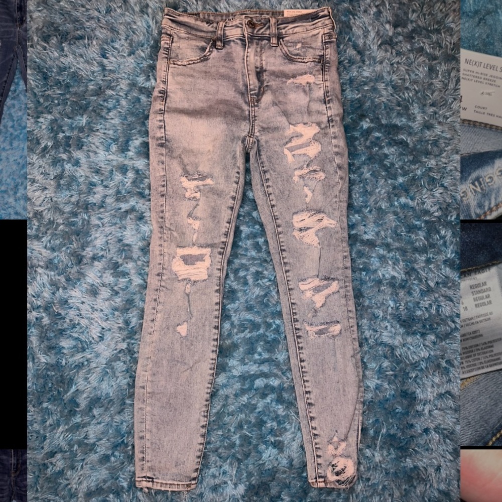 (BRAND NEW) Light Wash Distressed American Eagle High-Waisted Skinny Jeans